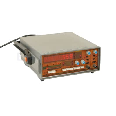 Digital frequency meter/counter