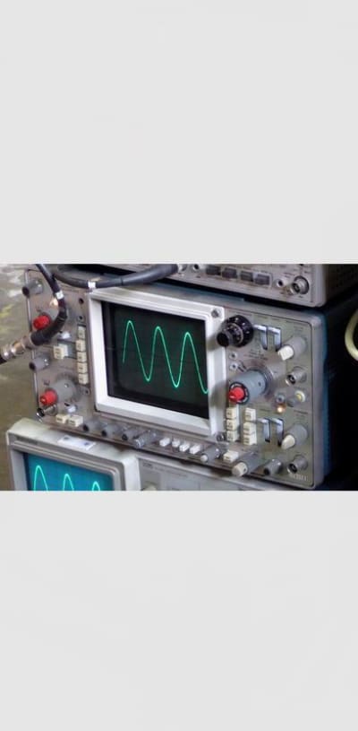 Practical Tektronix bench top oscilloscope