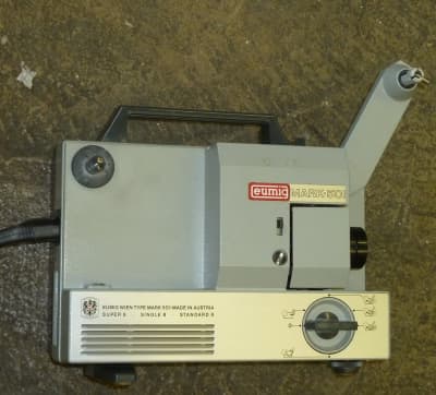 Practical dual standard 8mm cine projector