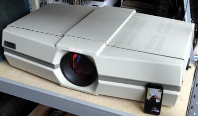 Giant period pub type video projector