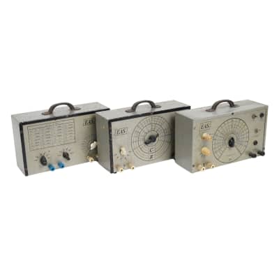 3 x Signal Generators with large radiating tuning scale