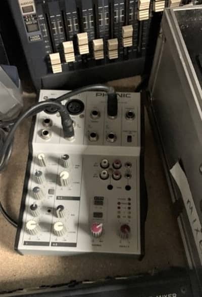 Small 2 channel audio mixer (Phonic)
