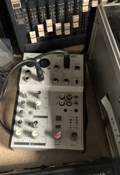 Small 2 channel audio mixer (Phonic)