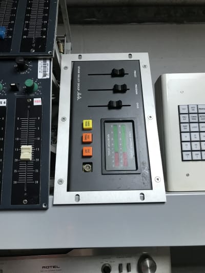 Small mixer panel with 3 faders