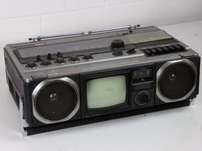 Practical Hitachi TV/cassette recorder/radio boombox/ghetto blaster