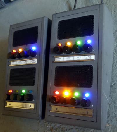 Practical dealing room intercom consoles with adjustable LEDs