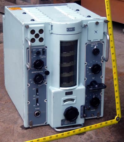 Period Murphy 62B Navy communications radio receiver in admiralty blue