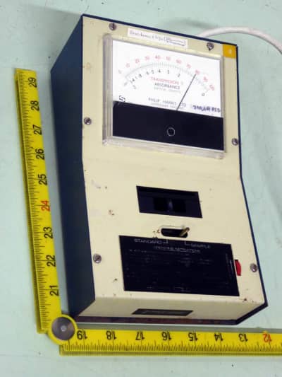 Laboratory absorption measuring instrument