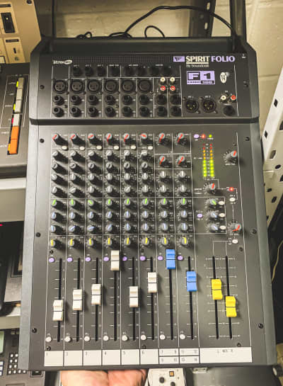 Practical portable audio mixer desk (Spirit Folio F1 14/2)