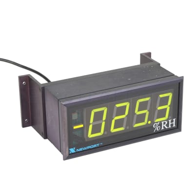 Practical 4 digit, 7 segment digital displays in green 4