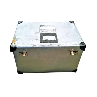 Silver light weight flight case with black corners