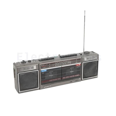 Sanyo twin cassette radio boombox