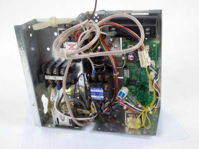 Power chassis with PCB, coloured & visible copper wires