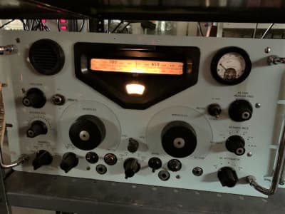 Practical rack mountable Racal RA17 vintage military communications radio (Without cab)