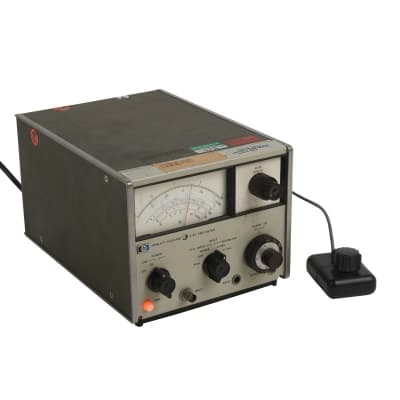 Practical HP SWR laboratory electronic instrument with remotely controllable analogue meter