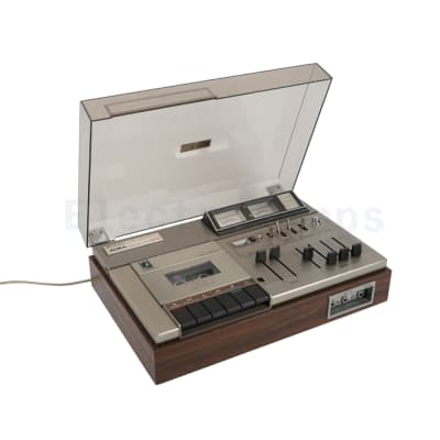 Aiwa Cassette Deck