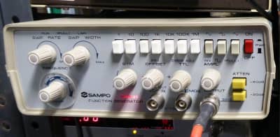 Sampo FG607 laboratory function generator/wobble box for oscilloscopes.