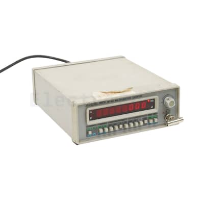 Electronics lab frequency counter