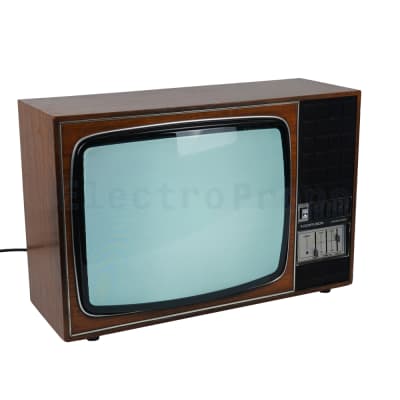 Practical 1970s wooden 22