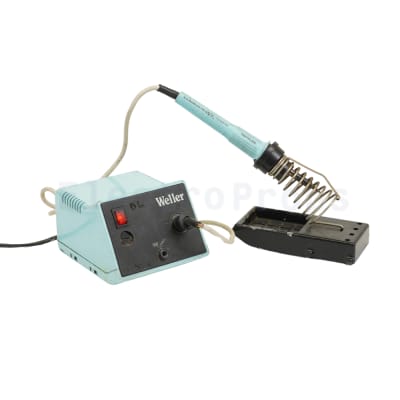 Practical blue Weller soldering iron with red light, separate stand & power supply