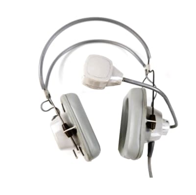 Period headphones in light grey