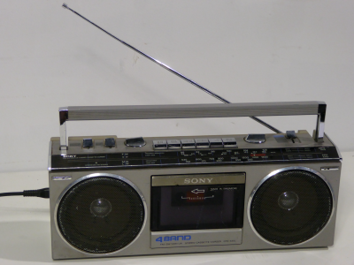 Practical Sony boombox stereo cassette player & radio