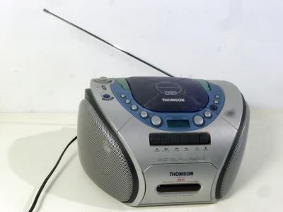Practical, portable all-in-one CD, cassette, radio mini music system