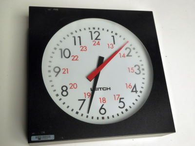 Large format analogue clocks