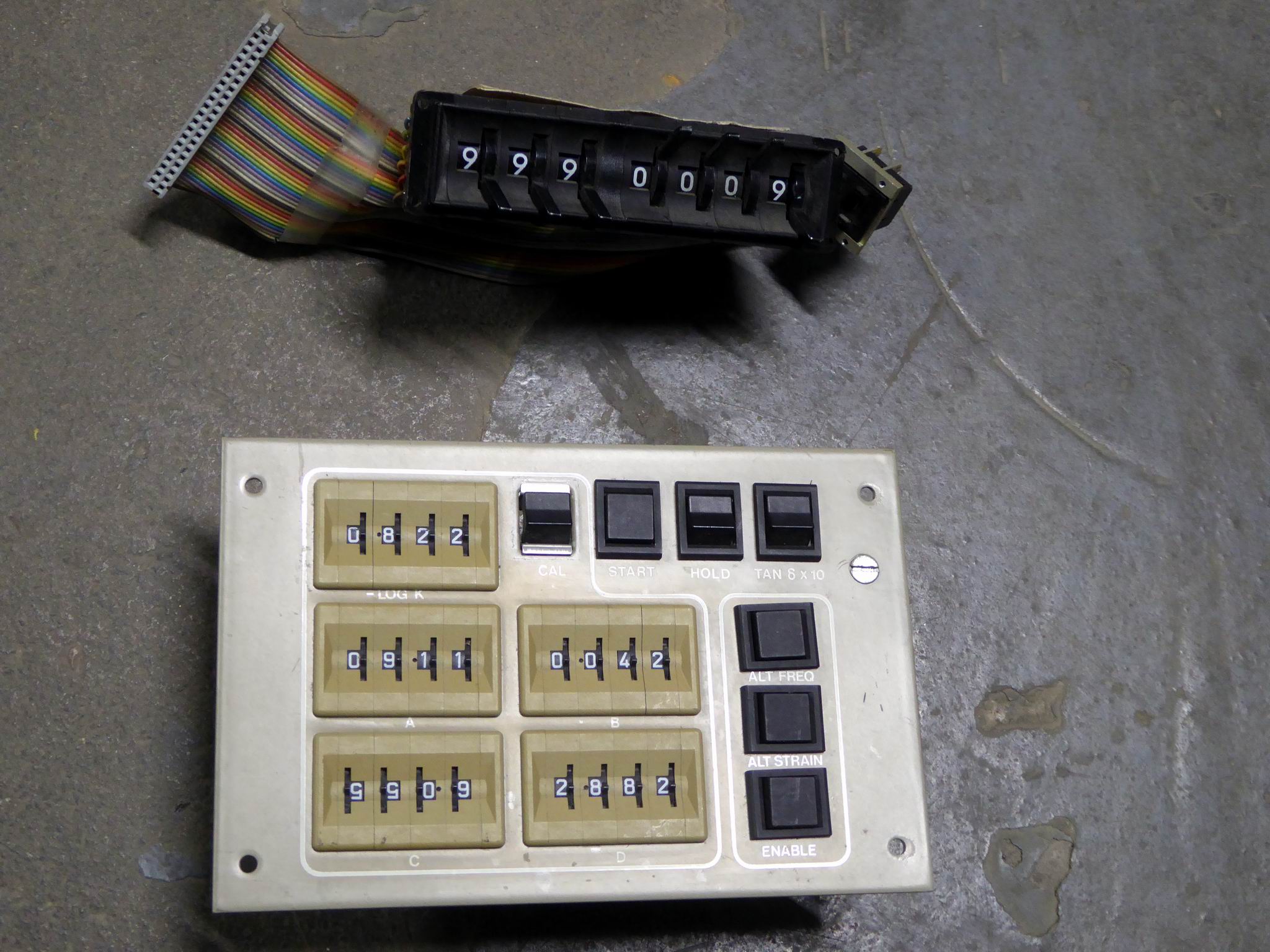 Panel mounting edge on thumbwheel rotary decade switches for setting