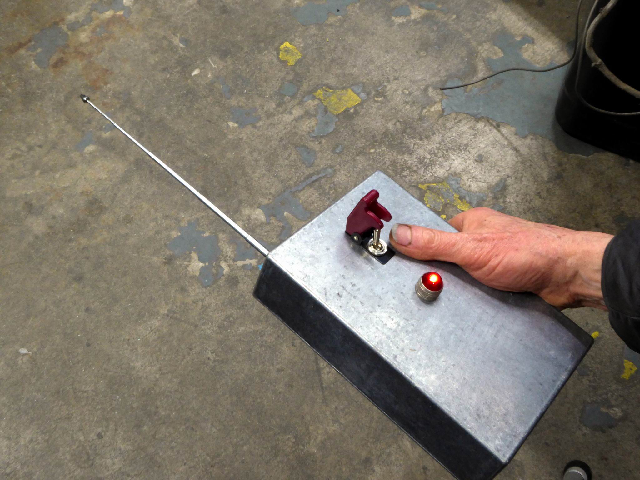 Practical, period remote control detonator prop with telescopic aerial