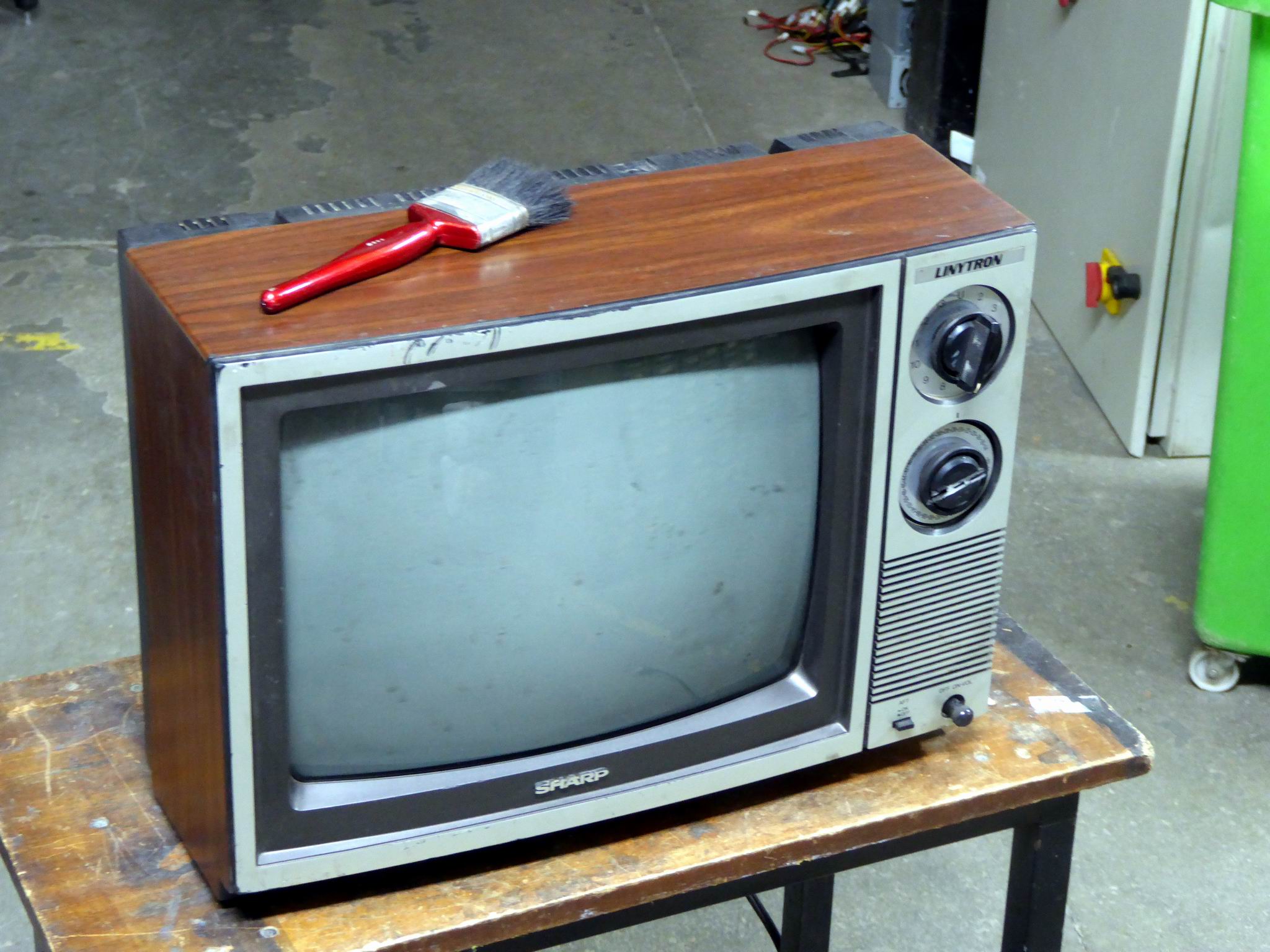 1970s1980s portable American black & white 14" television Electro