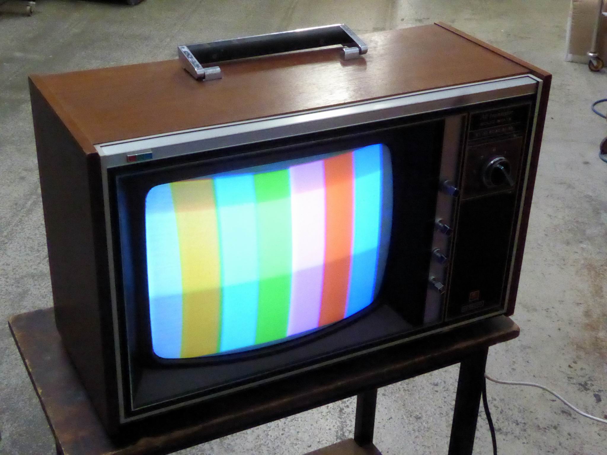 Practical 1970s 15" colour CRT TV in wood veneer Electro