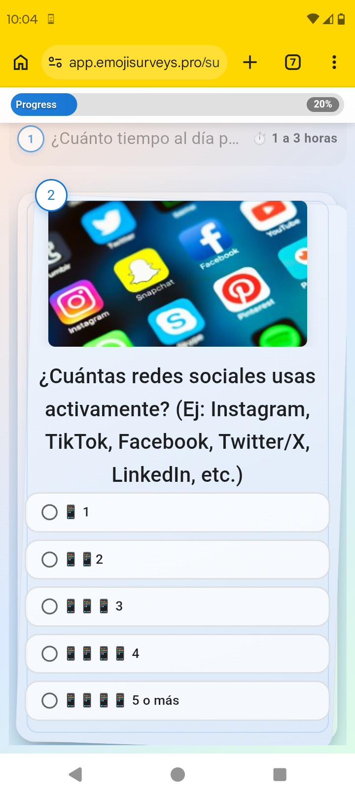 Ejemplo de encuesta con emojis para medir experiencia de usuario con escala de caritas