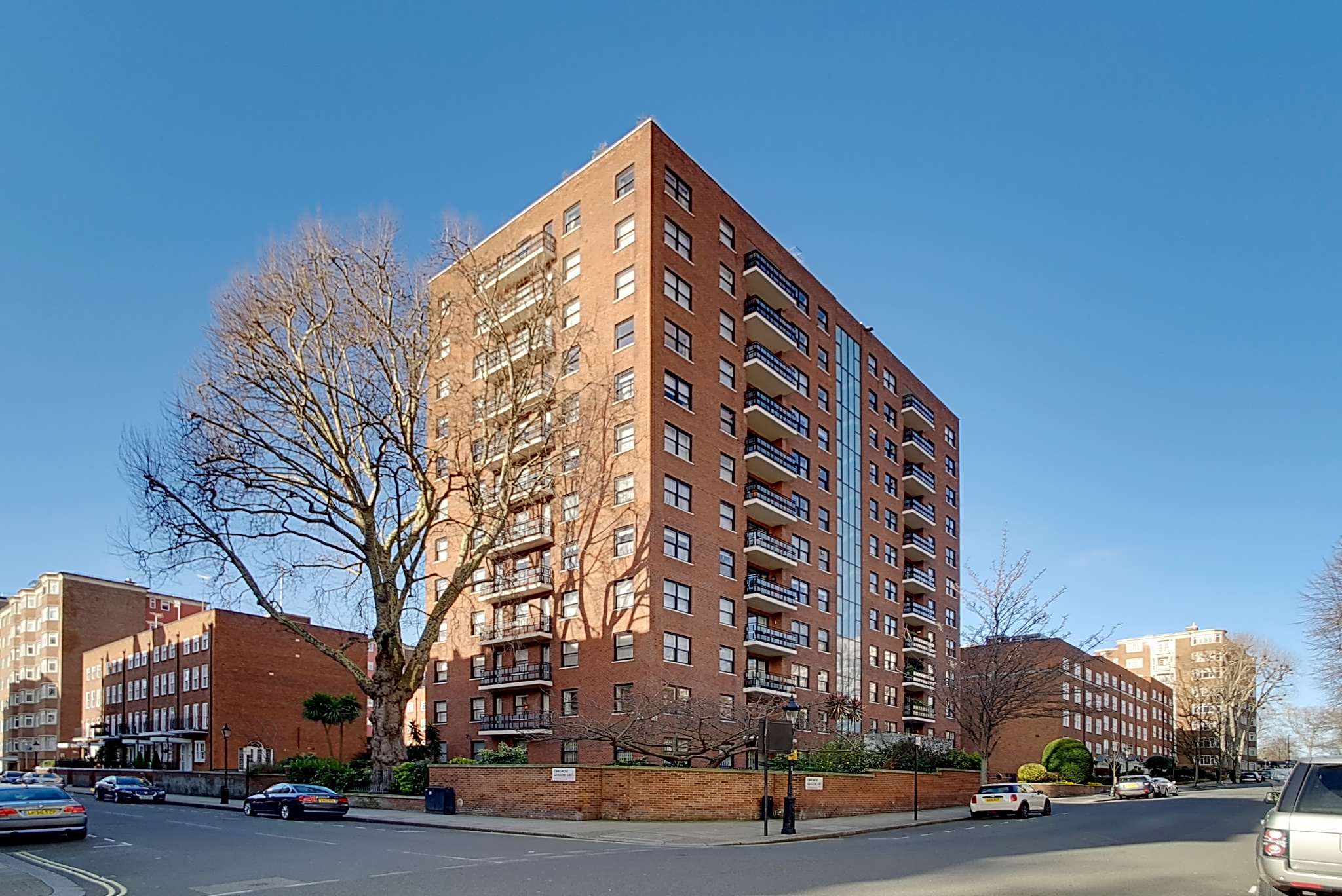 Ennismore Gardens SW7 Spec