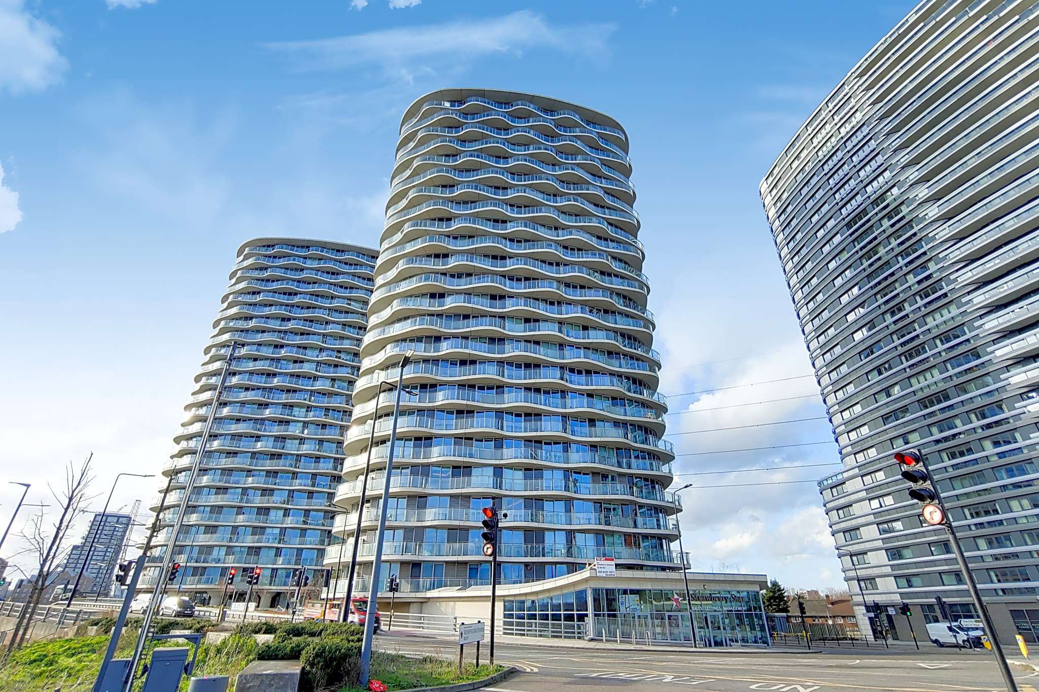 London E16 Spec london-e16-spec