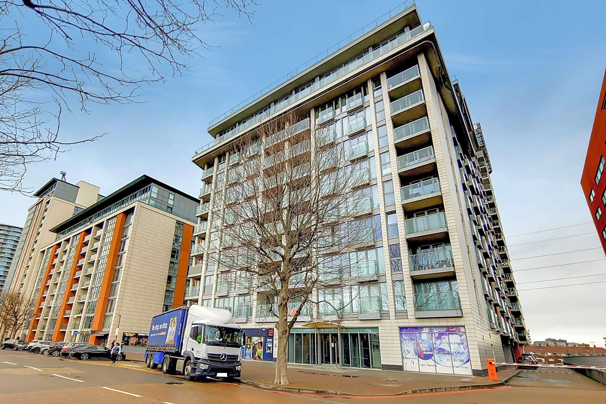 London E16 Spec london-e16-spec