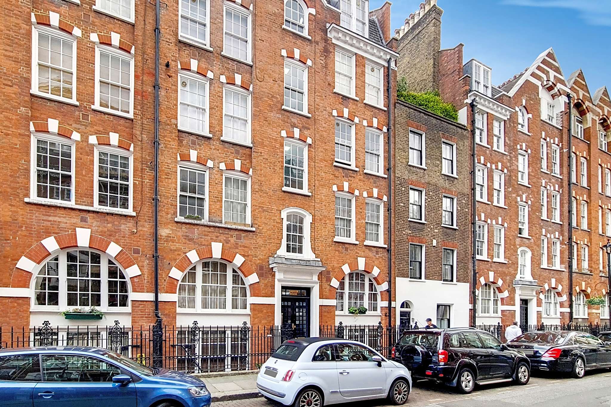 London W1W - Spec