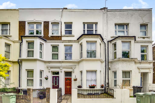 London SE24 - Spec