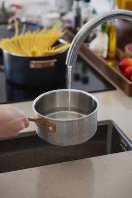 Pepper-kastrull_med_lock_16_cm_s-hemmeslov-02-webb