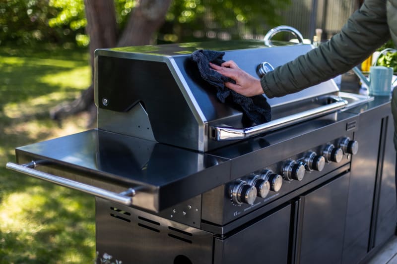 maintenance-outdoor-kitchen