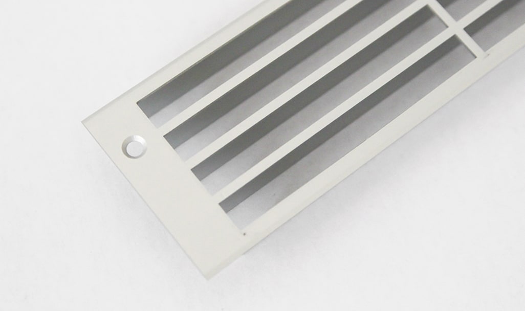 Ventilasjonsgitter - Aluminium sølvfarget design (570 x 57 mm)