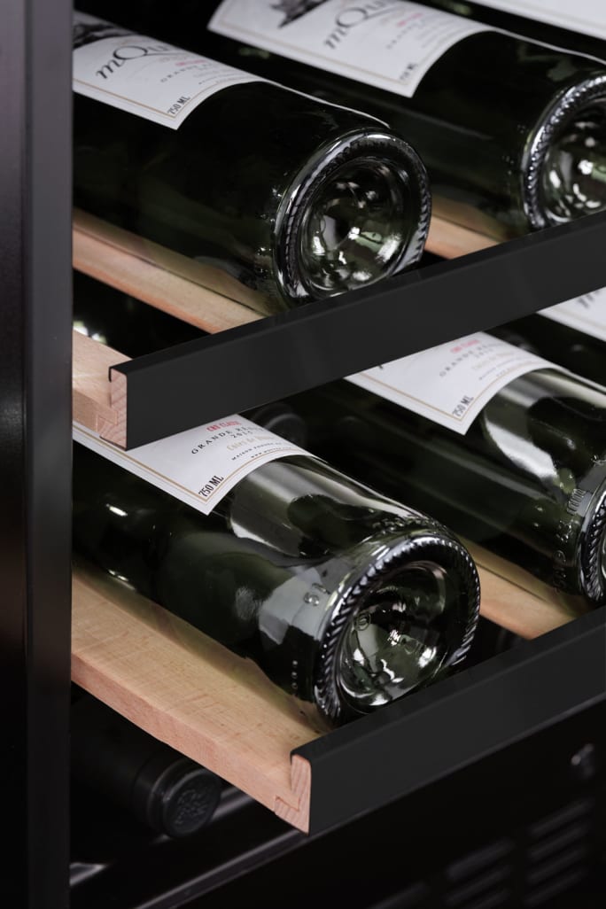 Frontalino dei ripiani per WineChamber 700 50D Anthracite Black (Anthracite Black)