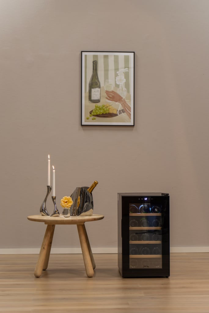 Fristående termoelektrisk vinkyl - Northern Collection 15 Black 