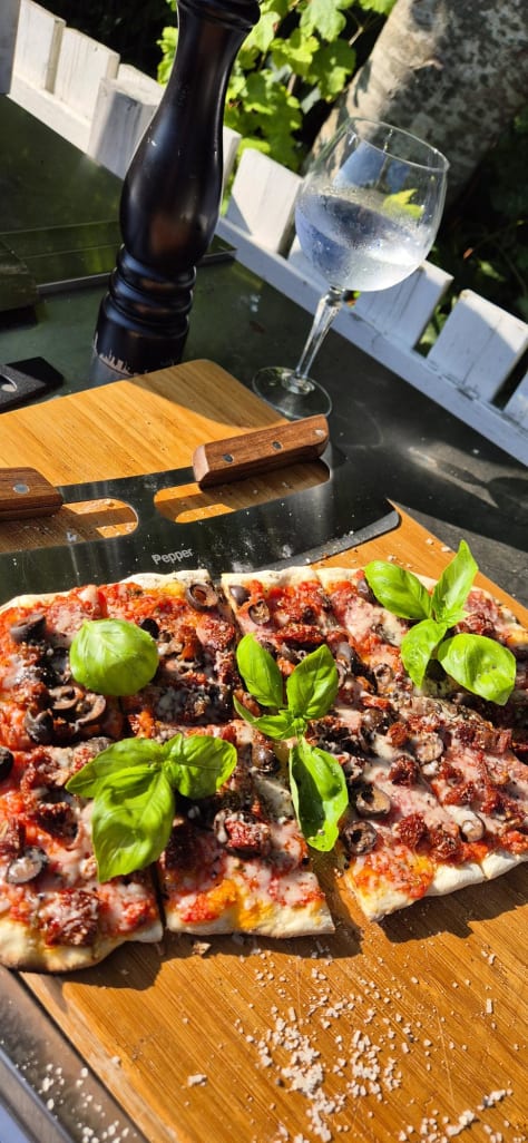Pizzaskärare i Mezzaluna-stil - 35 cm