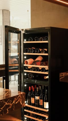 vinkoleskab-til-indbygning-winecave-187-anthracite-black