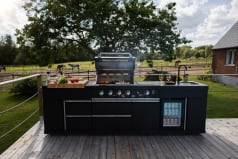 pure-freistehende-outdoorkuche-plus-schwarz