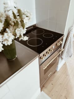 dolce-vita-induktionsherd-60-cm-1-backofen-edelstahl-messing