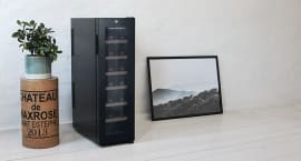 Vapaastiseisova termosähköinen viinikaappi - Northern Collection 14 Black