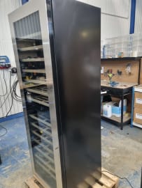 (Outlet) - Innbyggbart vinskap - WineCave 187 Stainless  Label-view 