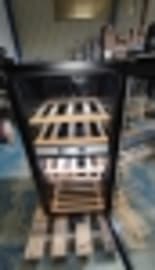 (Outlet) - Frittstående vinskap - WineExpert 24 Stainless 